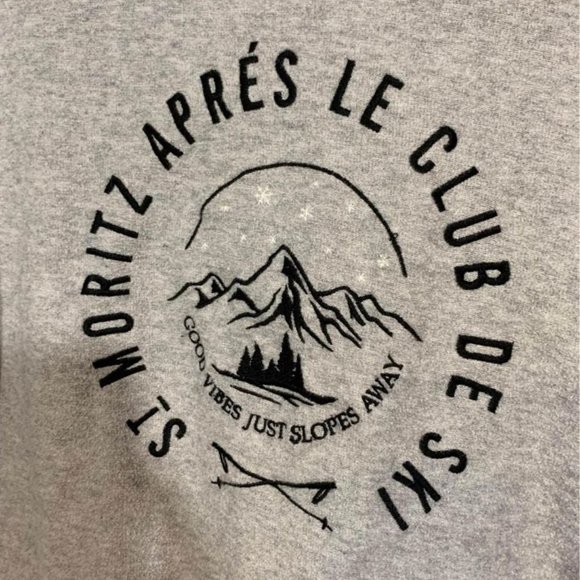 American Eagle sweatshirt. Size L. St. Moritz Le Club De Ski. raw hem. - Picture 3 of 5
